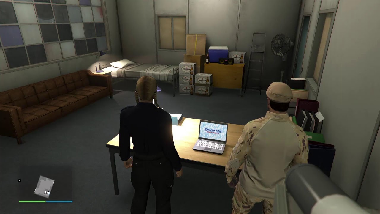 LA COMMANDANTE MENACER PAR LES SOLDATS ? -GRAND THEFT AUTO V RP LYCÉE ZOMBIE FT.MOLOSSM FR