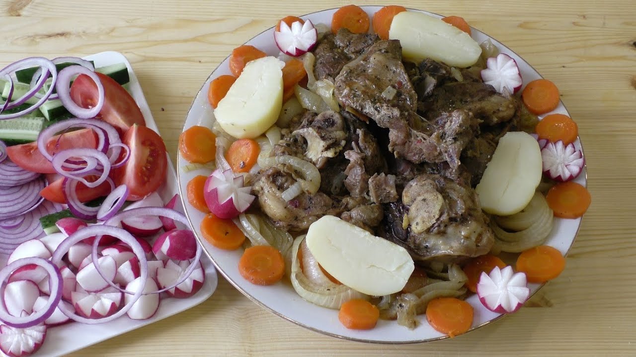 МОЛОДАЯ ОТВАРНАЯ БАРАНИНА И МОЛОДАЯ КАРТОШКА