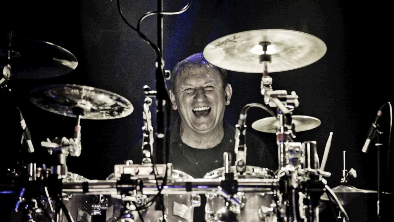 Drum Track - 123 BPM Straight beat, Live Drums