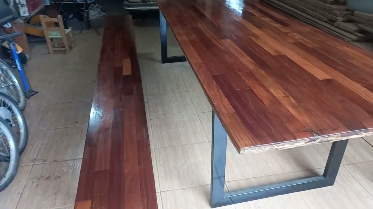 mais uma mesa finalizada assoalho de madeira com ferro