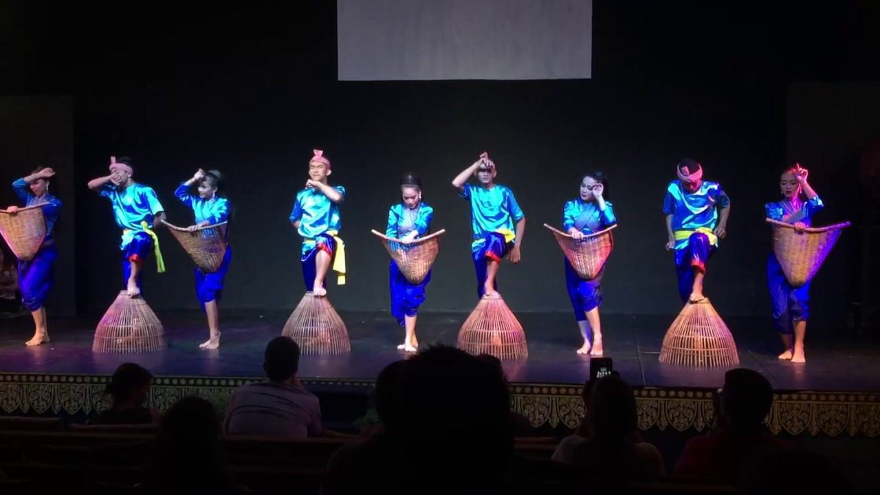 ROBAM NESAT (FISHING DANCE)_របាំនេសាទ