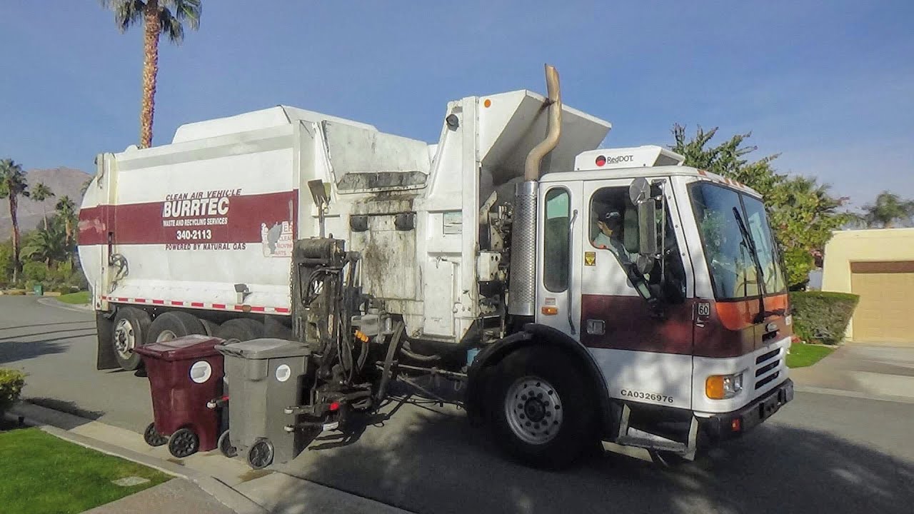 Condor McNeilus AFE Garbage Truck on Recycle