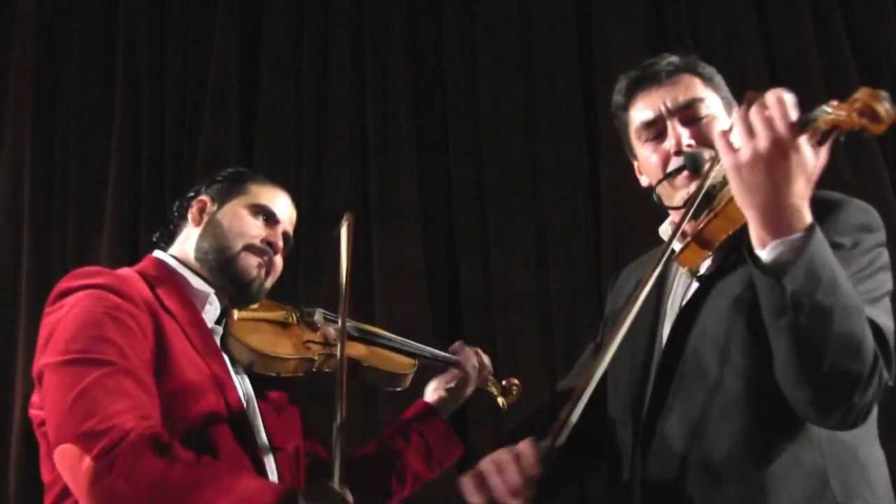KYJOV-Ze včerejšího závěru koncertu špičkového romského orchestru Cigainskí Diabli a Ladislav Pavluš