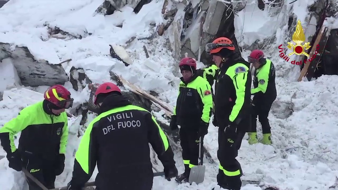Hotel Rigopiano arrivo dei soccorsi e inizio operazioni di ricerca