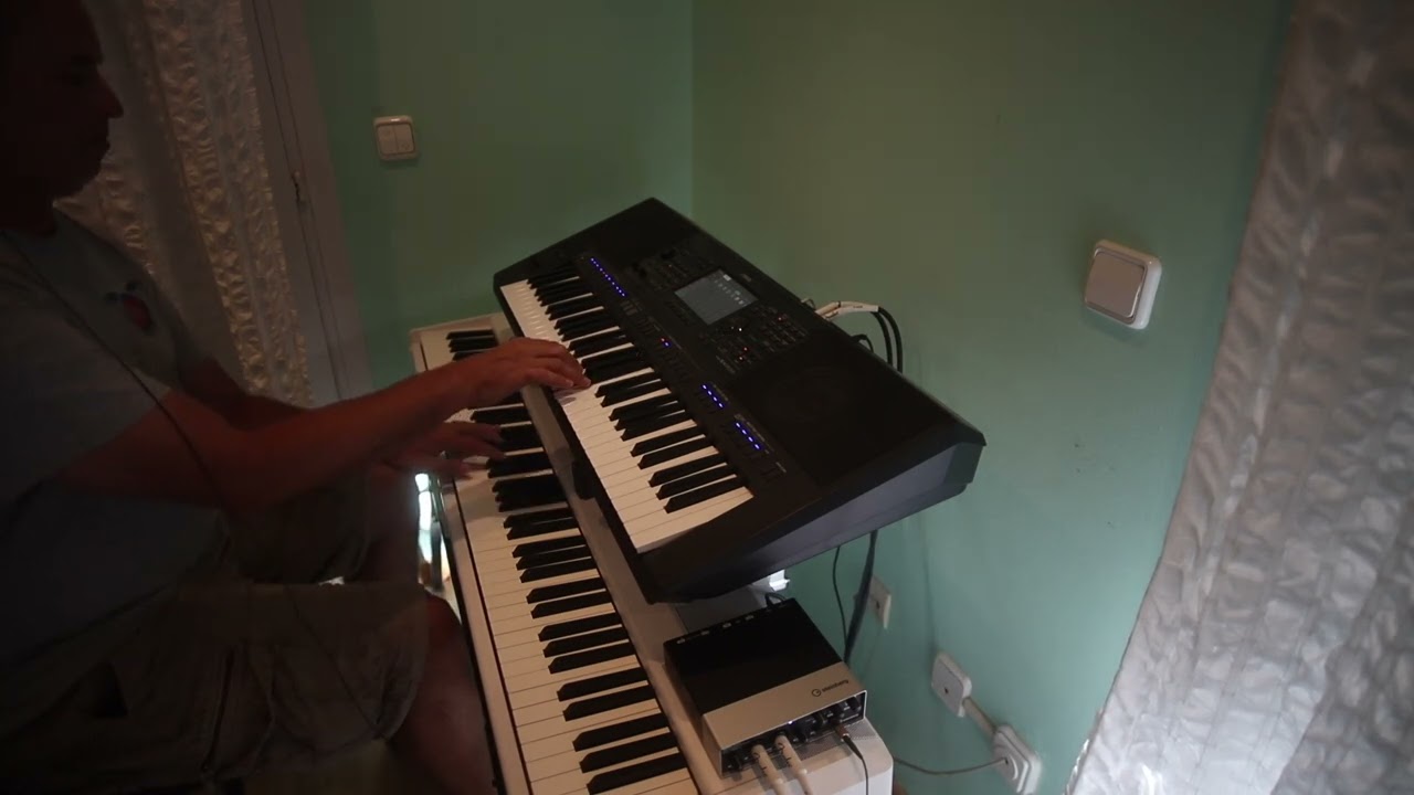 Wonderful Tonight ,on the keyboard ( Yamaha SX-900 & Yamaha P-515)