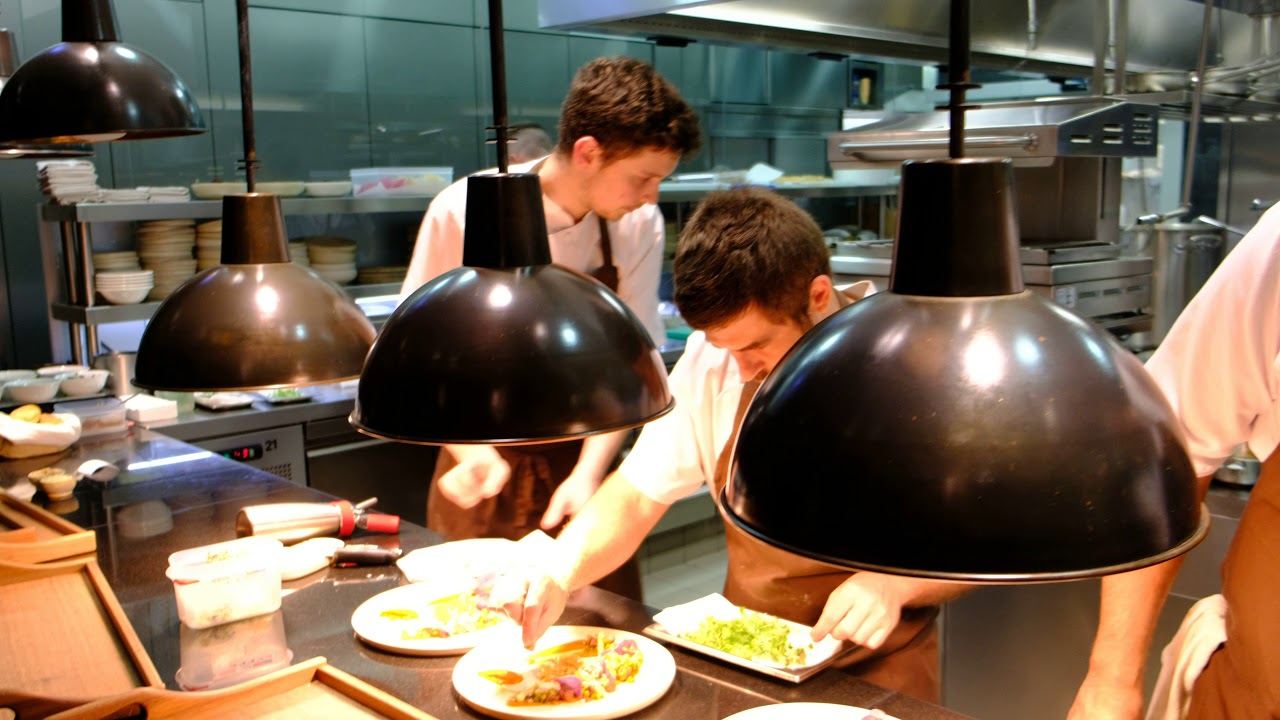 Service at restaurant Costes Downtown Budapest, 4K