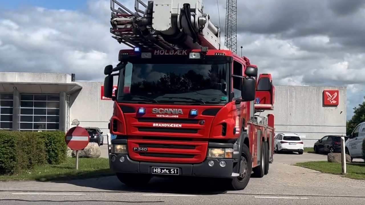 [ST.HB] (HBM1) (HBS1) Bygningsbrand-lejlighed på Konsul Beÿers Allé i Holbæk. Holbæk brandvæsen 