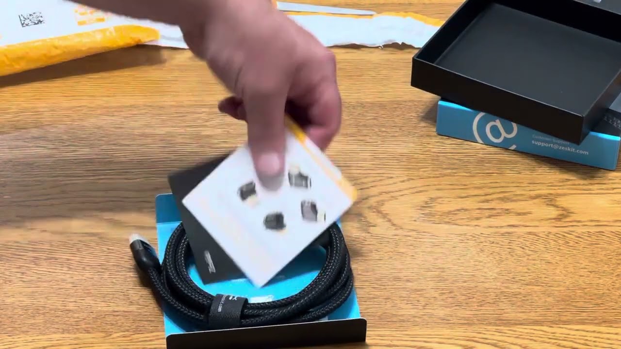 ZESKIT MAYA HDMI 2.1 cable box opening from Amazon