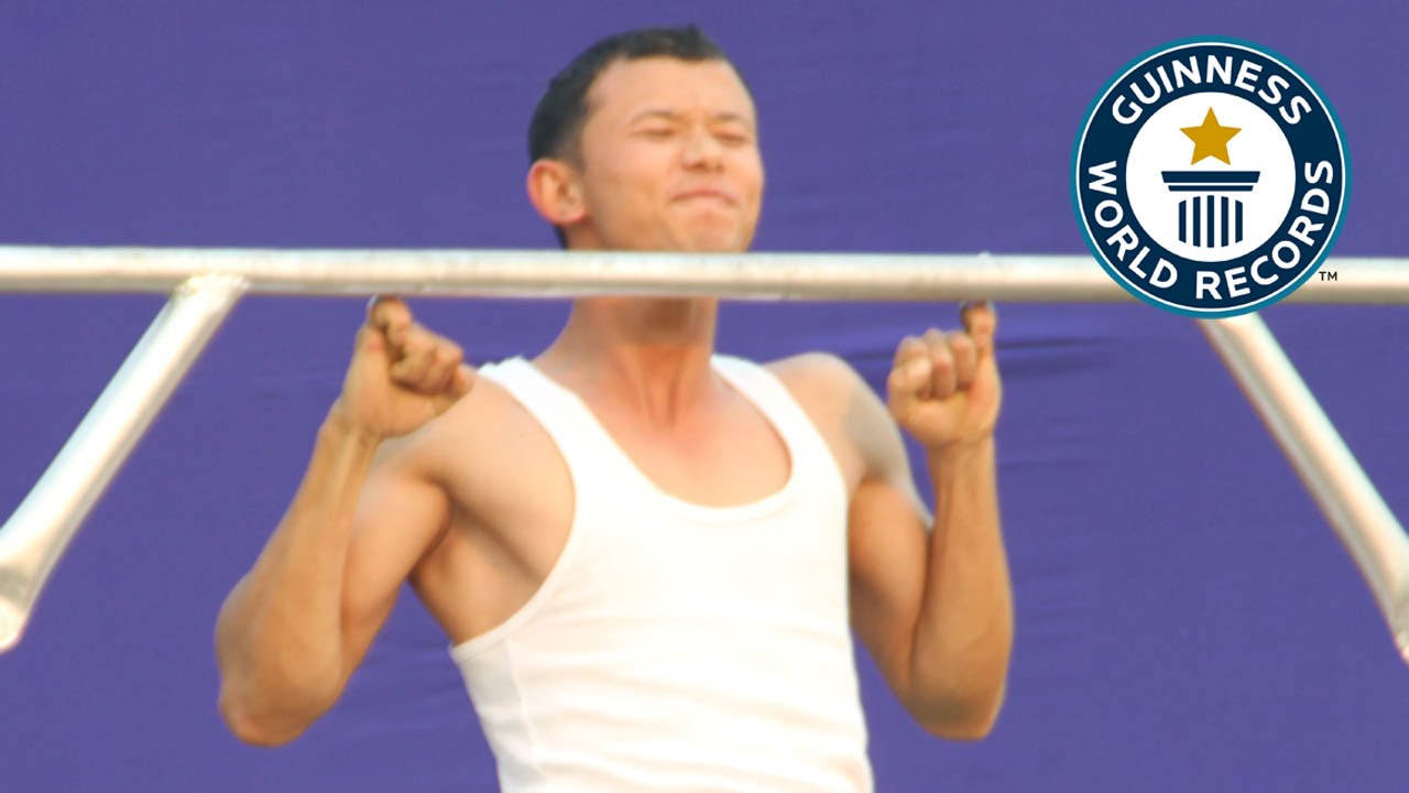 SPOTLIGHT - Most consecutive pinky pull-ups