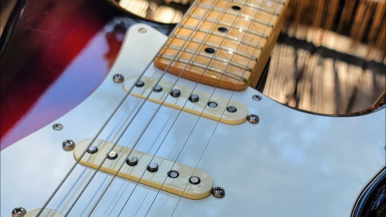 2016 Fender American Standard Stratocaster Maple Fretboard Tobacco Sunburst