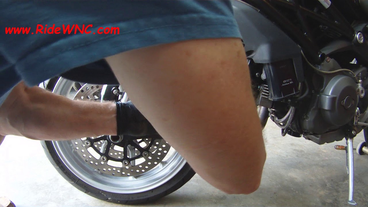 Dicati M1100 Monster Front Wheel Removal