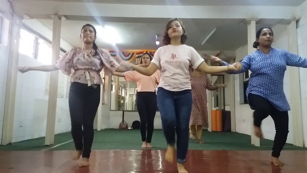 #Five simple modern dance steps for the beginners#