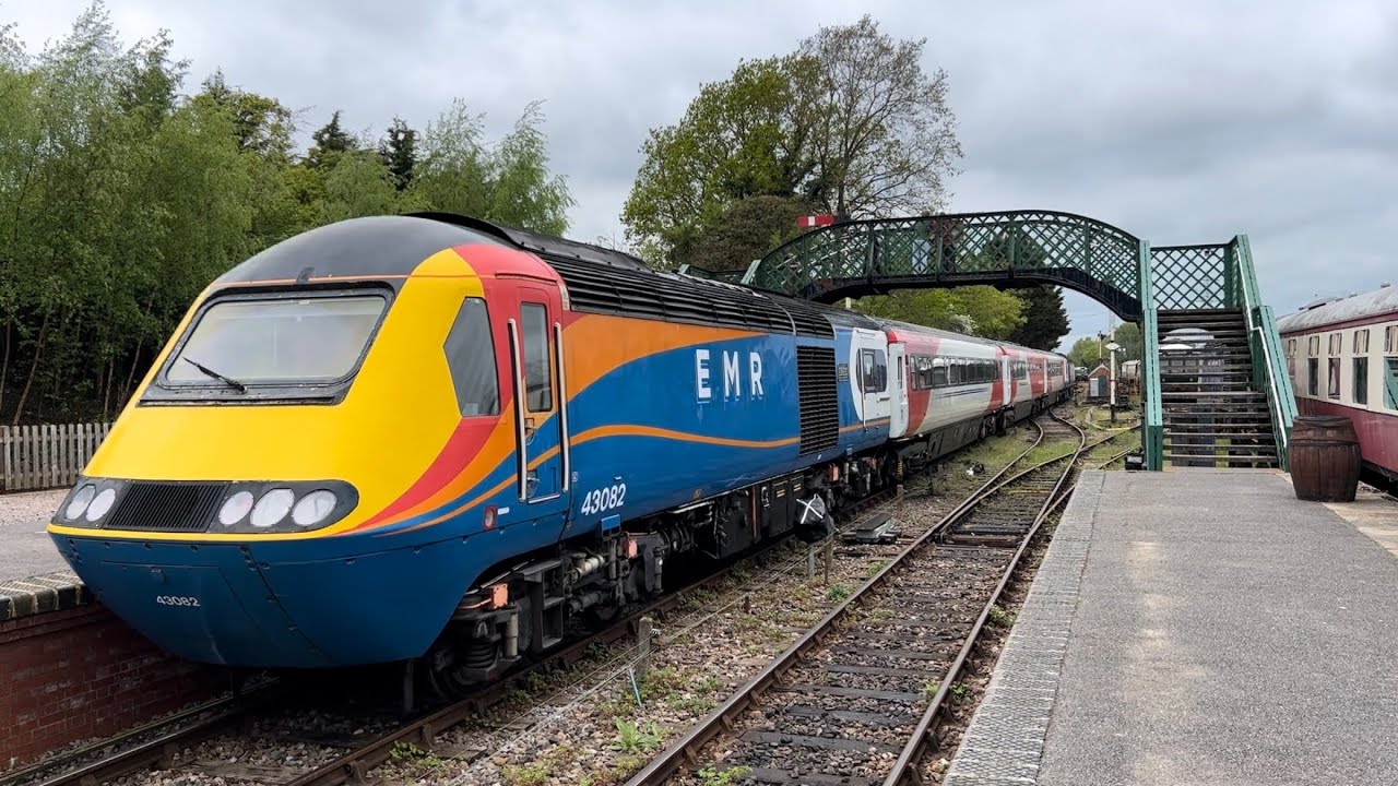 Bank holiday Monday HST running day at the Colne Valley Railway with 43073 and 43082 - 08/05/23