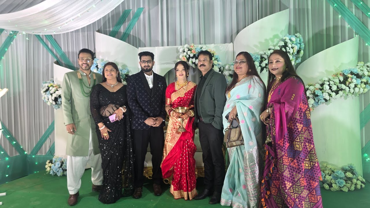 বা ভিনদেউ হতৰ সৈতে দূৰণিবটীয়া বাট অতিক্ৰম কৰি এখন সুন্দৰ পৰিবেশত বিয়া খাবলৈ বুলি  