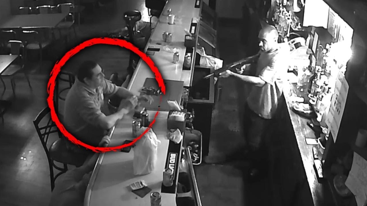&lsquo;World&rsquo;s Chillest Man&rsquo; Asked Robbery Suspect for a Beer