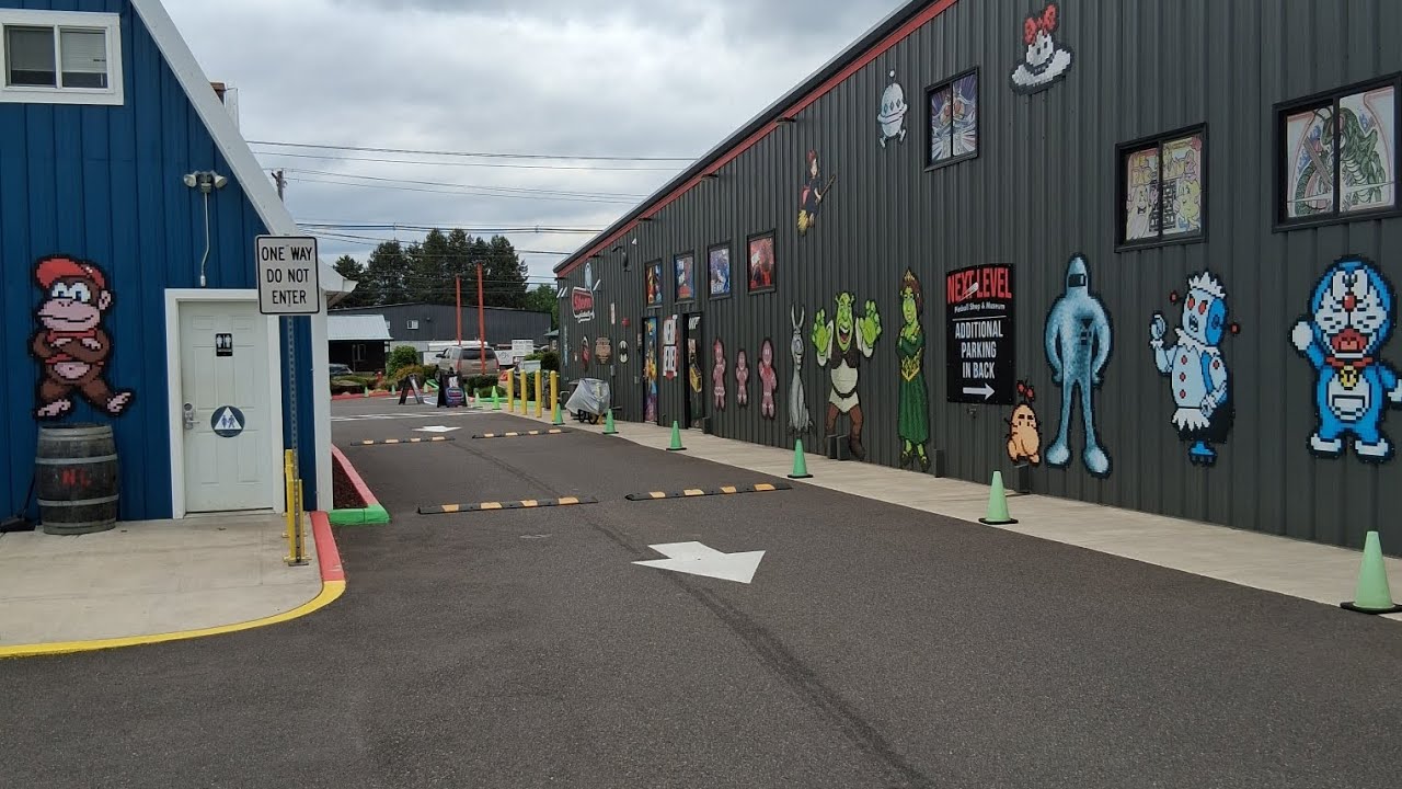 Tour of THE LARGEST arcade I've ever been to (Next Level Pinball Shop and Museum) (Hillsboro, OR)