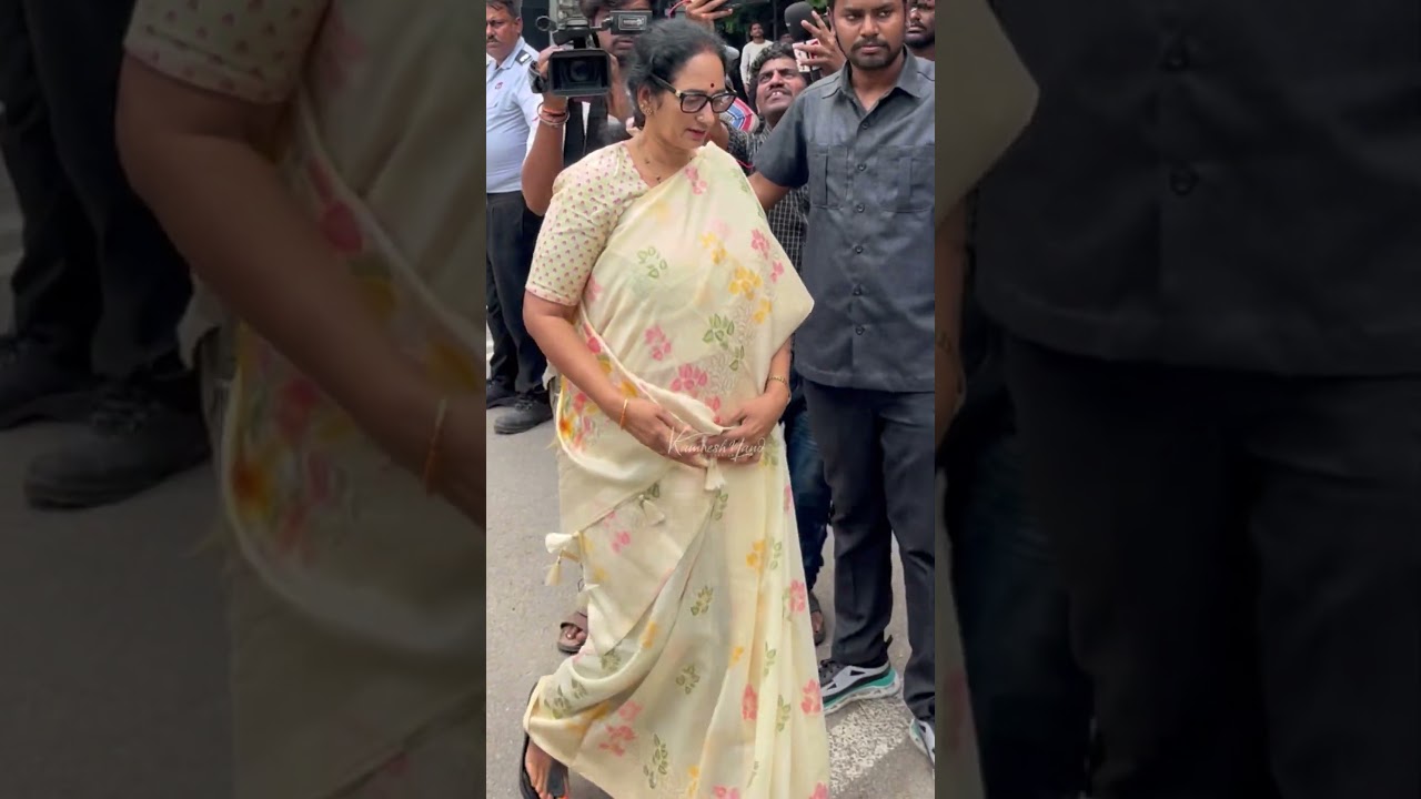Prabhas big mother Shyamala Devi garu at Allu Arjun home