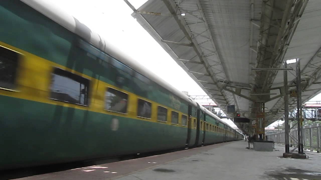 INDIAN RAILWAYS: 12187 JBP - CSTM Garib Rath Express Skips Bhandup, Mumbai