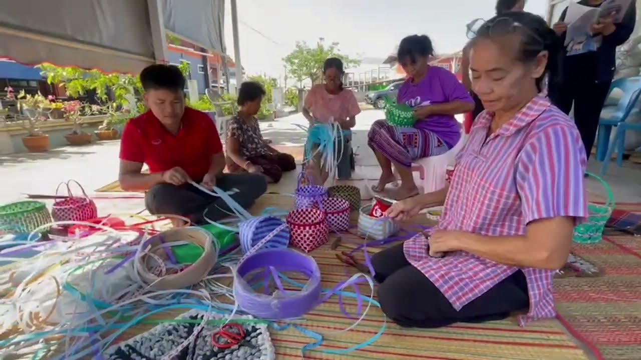 กลุ่มสานตะกร้าบ้านธาตุประทับ