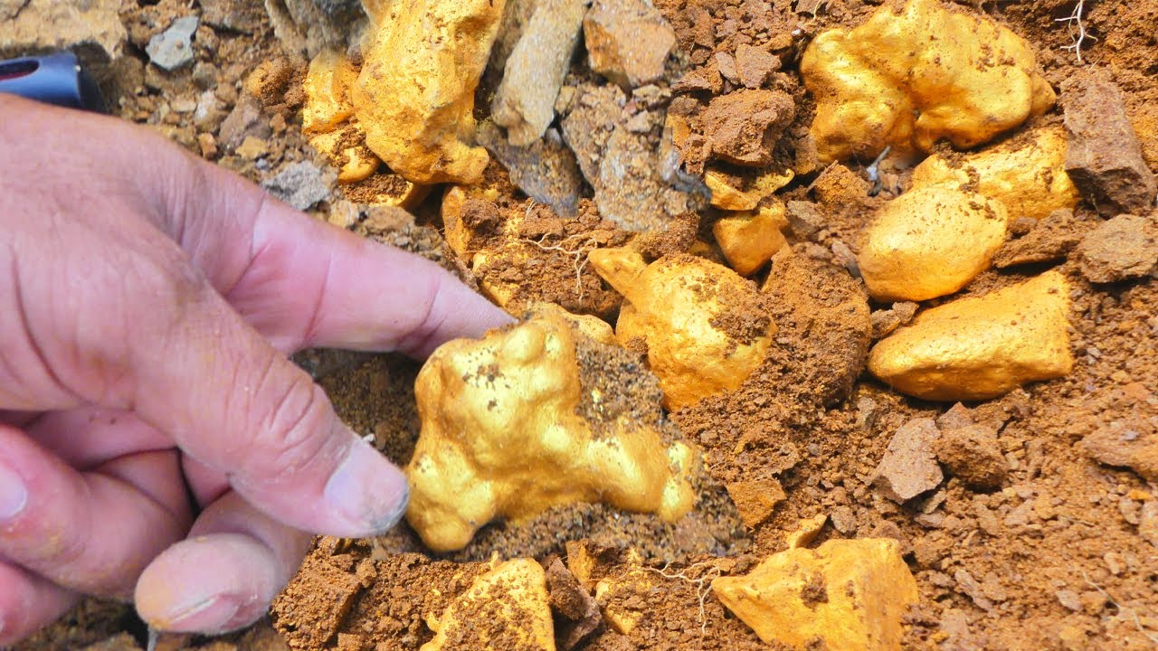 FINDING GOLD NUGGETS AT MOUNTAIN BY GOLD MINER