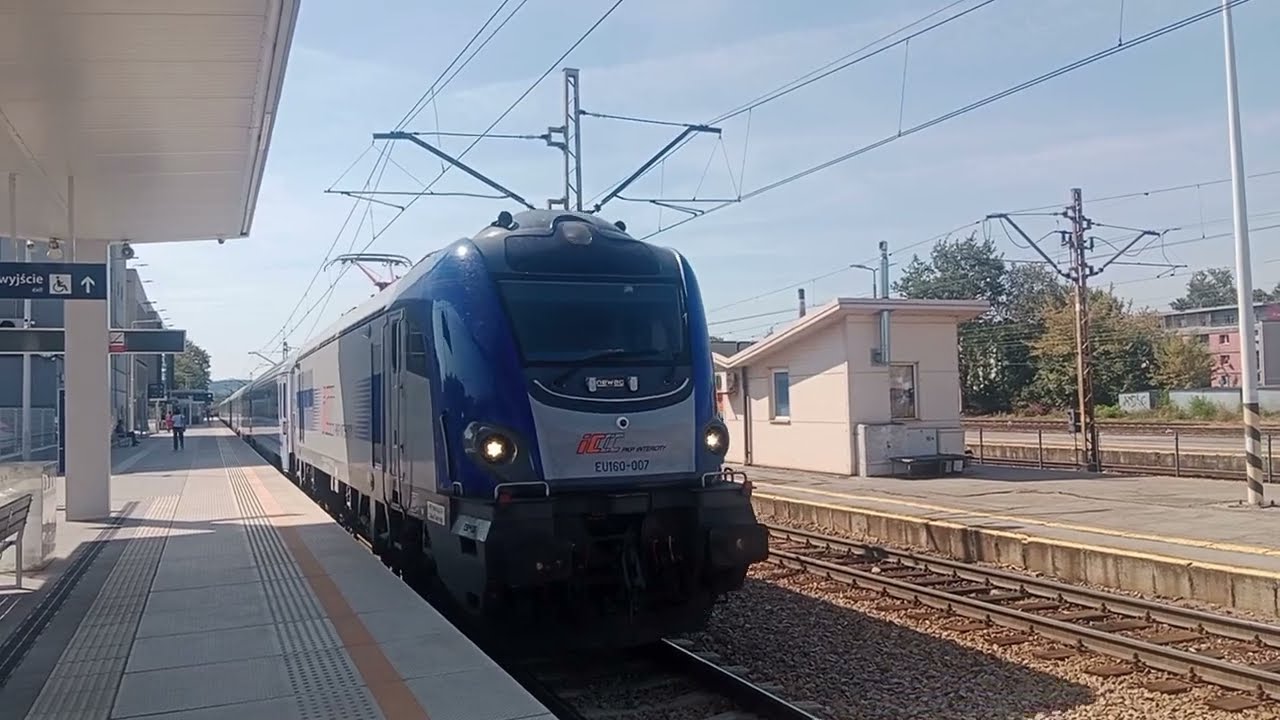 EU160-007 z IC SIENKIEWICZ do Olsztyna Gł. odjeżdża ze stacji Kielce Gł. 28.08.2025