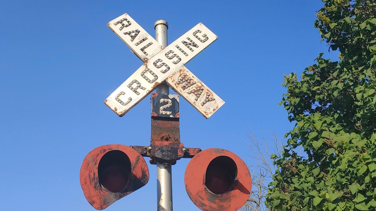 *Extremely rare!* Ancient Railroad Crossing Signals in Ontario.