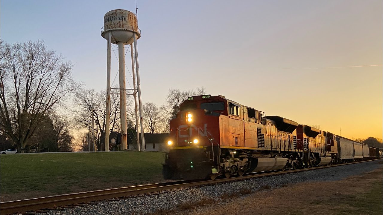 Railfanning the CN/IC Mainline of Mid-America in November 2022