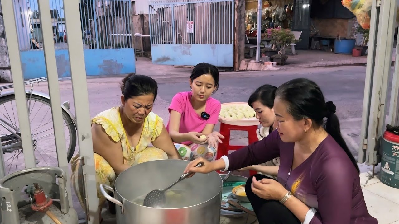 Gia Đình Nội, Ngoại Hai Bên Cùng Nhau Nấu Xôi, Chè Cúng Đầy Tháng Cho Cháu Trai | NĐMT#732