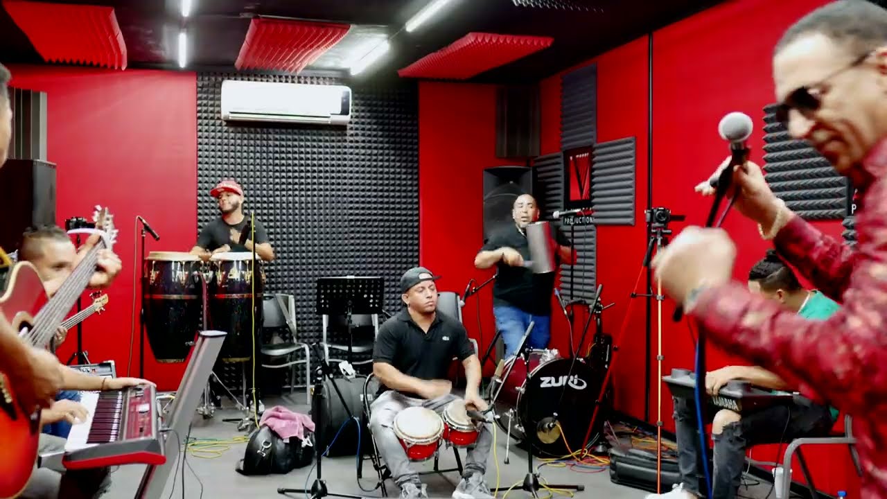 Dime Quien  en Vivo ( version studio)