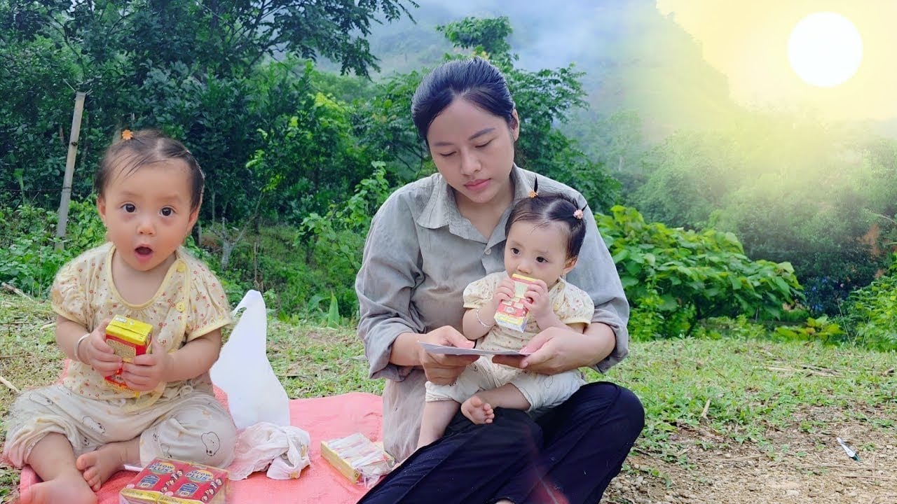 An abandoned baby was found by mother on her way home.