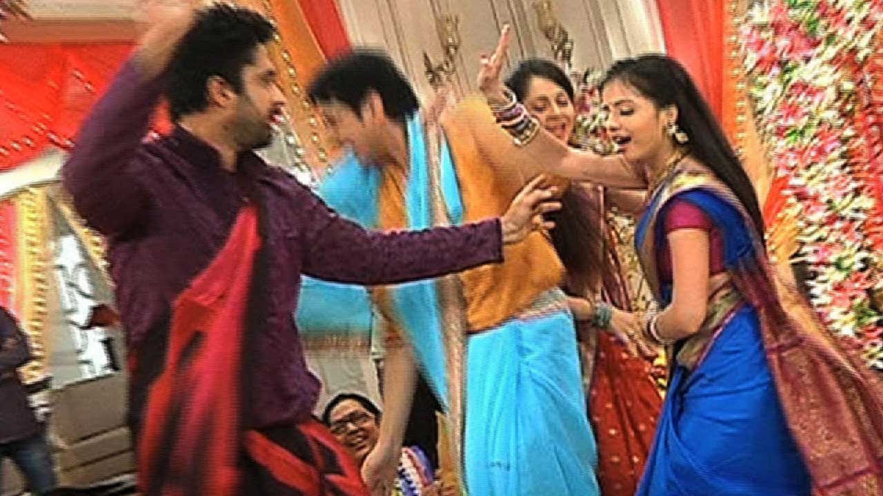 Behind The Scenes - Masti On the Sets Of Iss Pyaar Ko Kya Naam Doon?...Ek Baar Phir