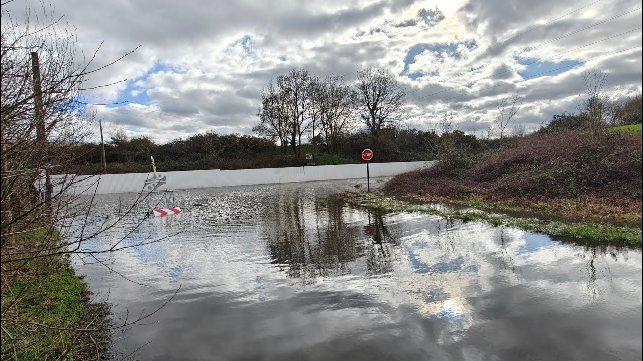 #Inondations en Loire-Atlantique #Nantes, #Périphérique et Bord de Loire sous l'eau  #alerte rouge⚠️
