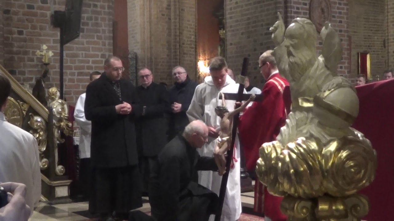 Wielki Piątek 2018 - Katedra Poznańska - Adoracja Krzyża
