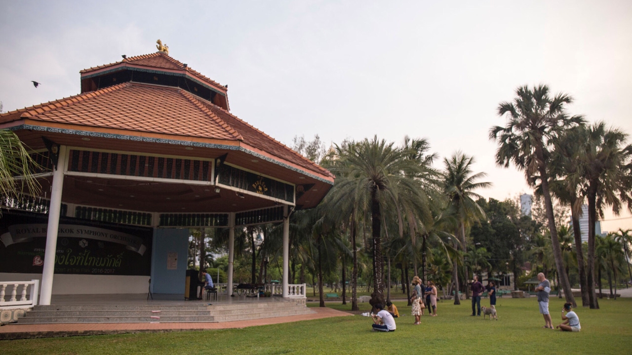 Piano performance by Marcell Pető in Lumpini Park, Bangkok