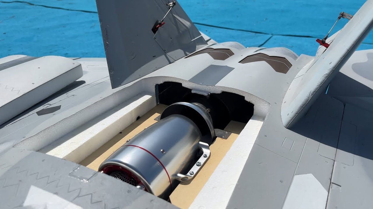 Test Flight with Little Giant M10 Turbine on AF MODEL F22.