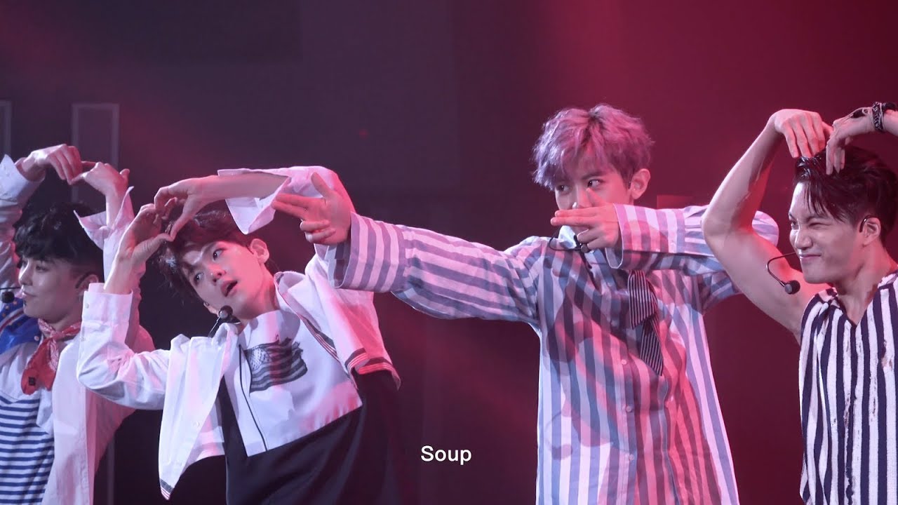 170805 SMTOWN IN HK - Ko Ko Bop 백현&찬열 focus