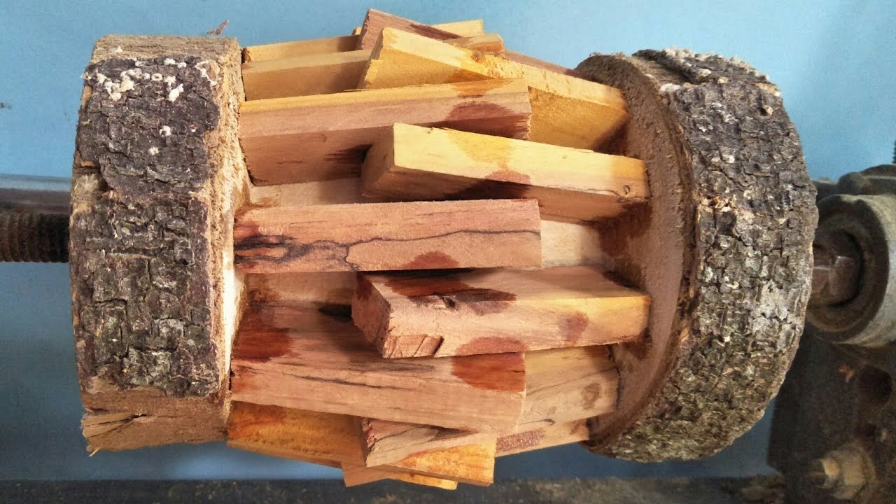 kayu bekas ini diubah menjadi vas bunga keren - bubut kayu