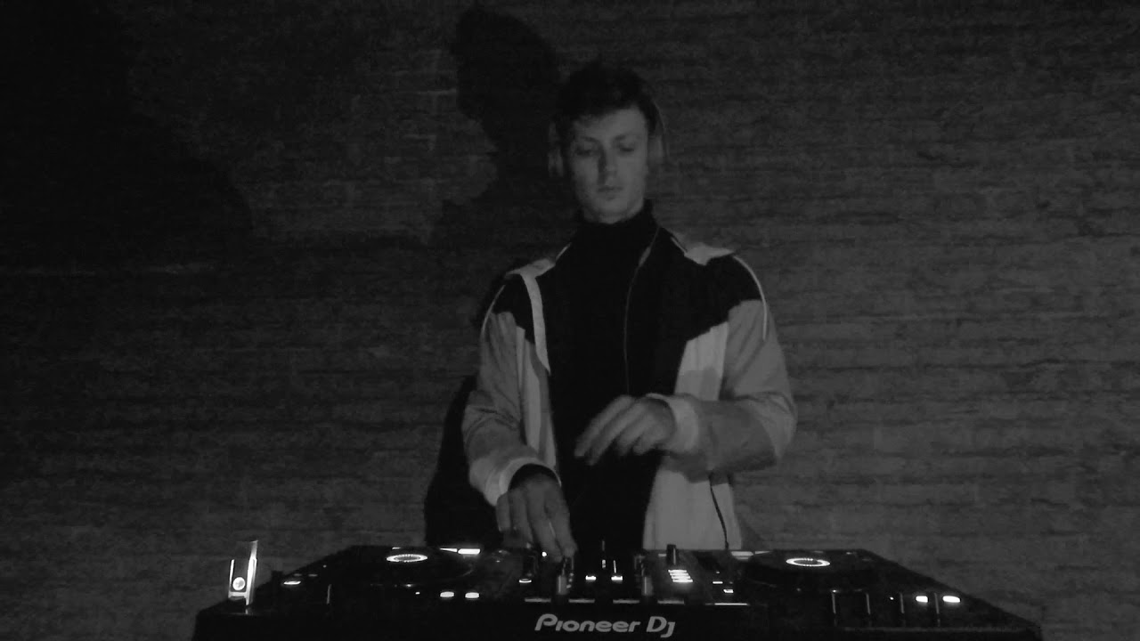 Risorius Presents Garden Sessions: #2 TECHNO