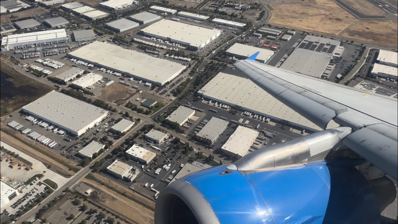 Allegiant Airbus A320 Takeoff Stockton Metropolitan Airport (KSCK)