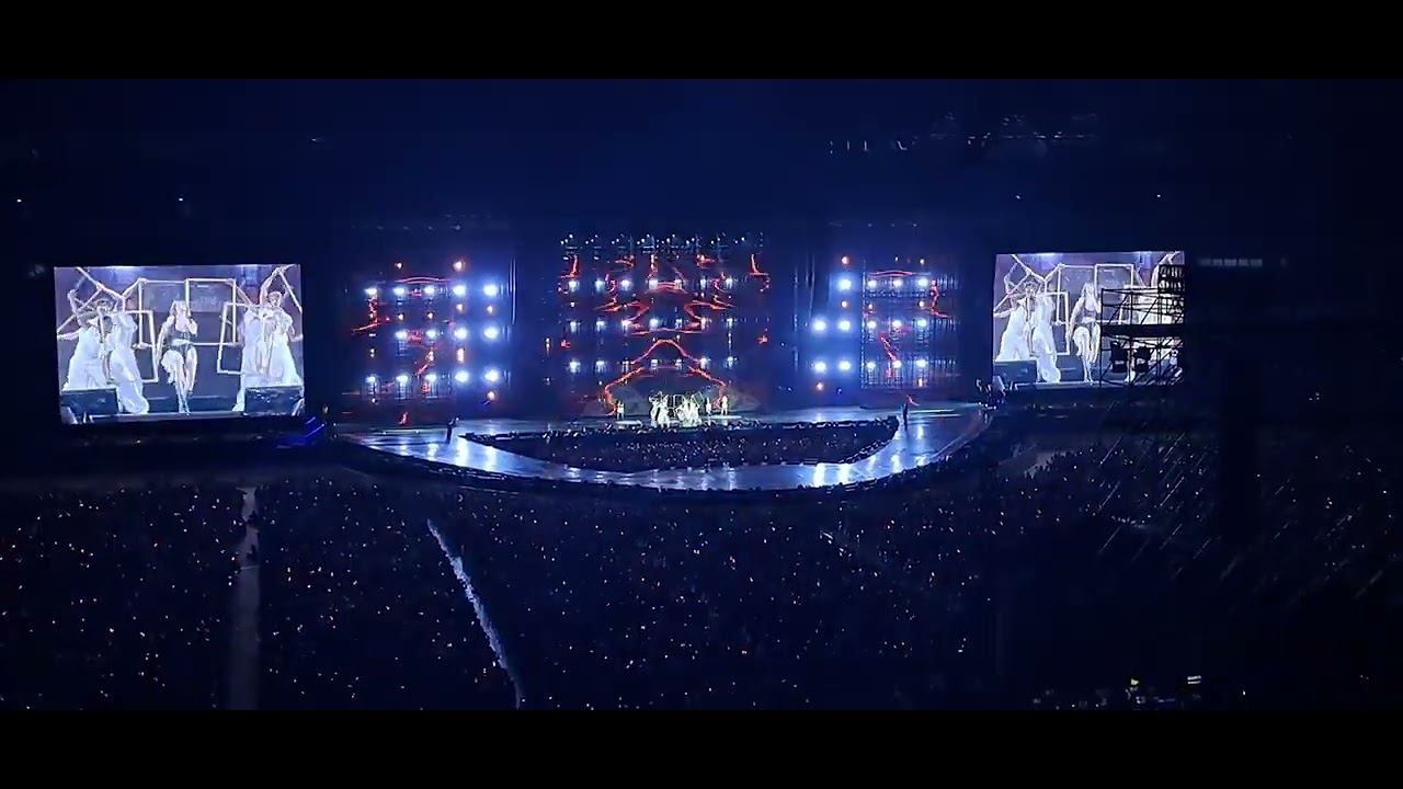 Pretty Savage : BLACK PINK : Deadline Tour : Jkt Day2