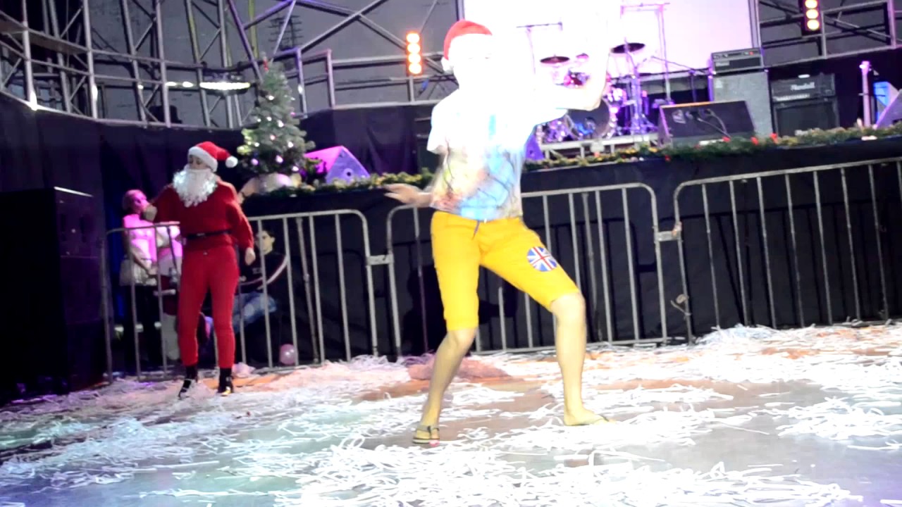 Santa Clones - Crazy Christmas - Just Dance