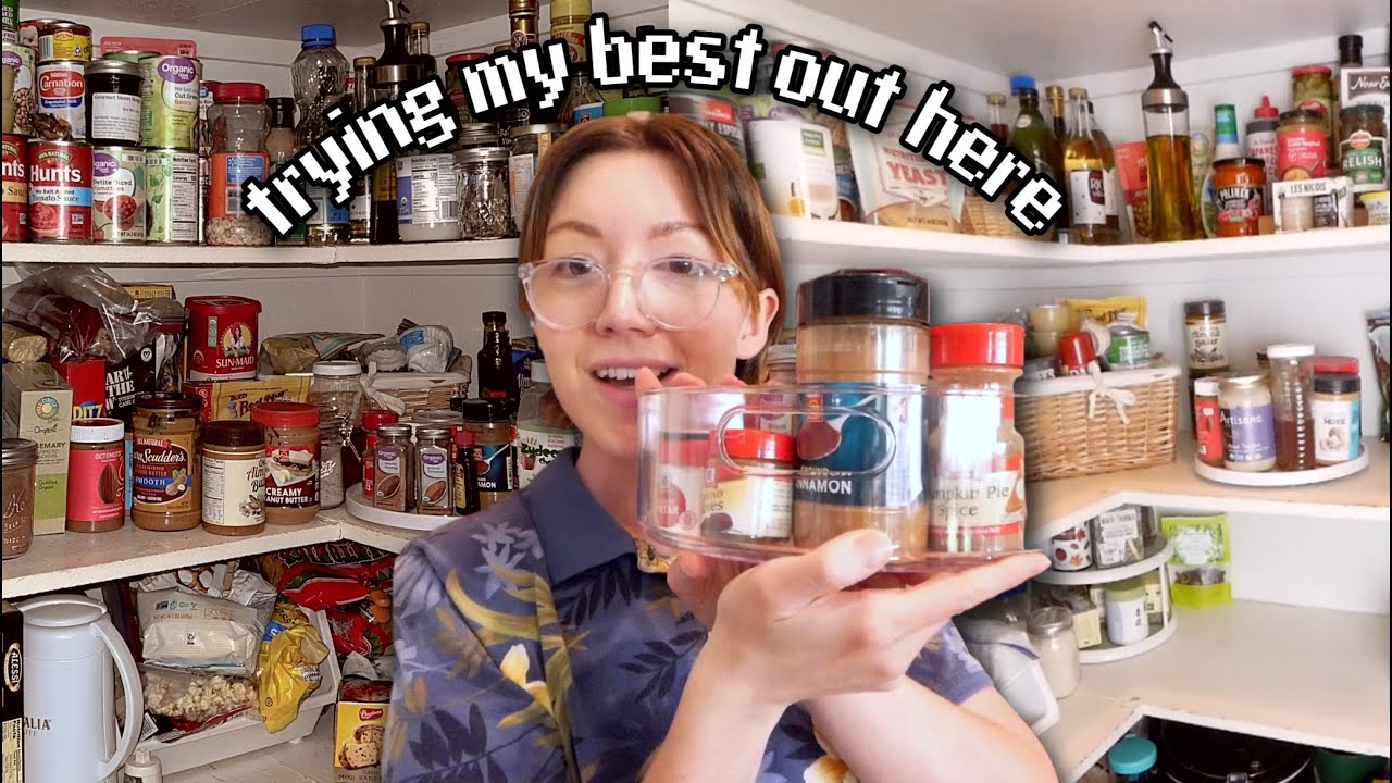 ORGANIZING MY PARENTS' PANTRY 😬🥫🚮 realistic, practical, satisfying?