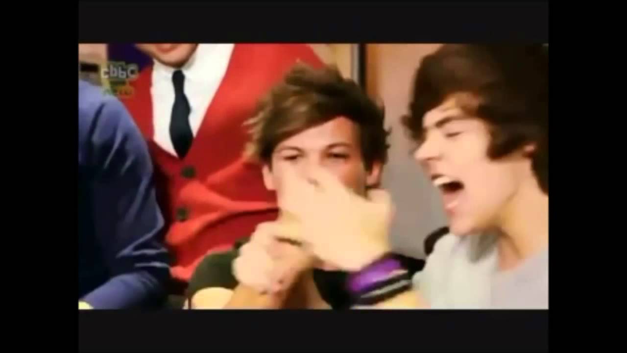 One Direction kissing each other