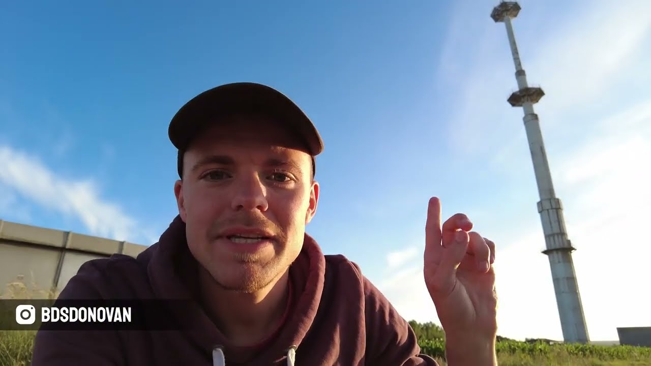 ON A MONTÉ AU SOMMET D'UNE ANTENNE MILITAIRE