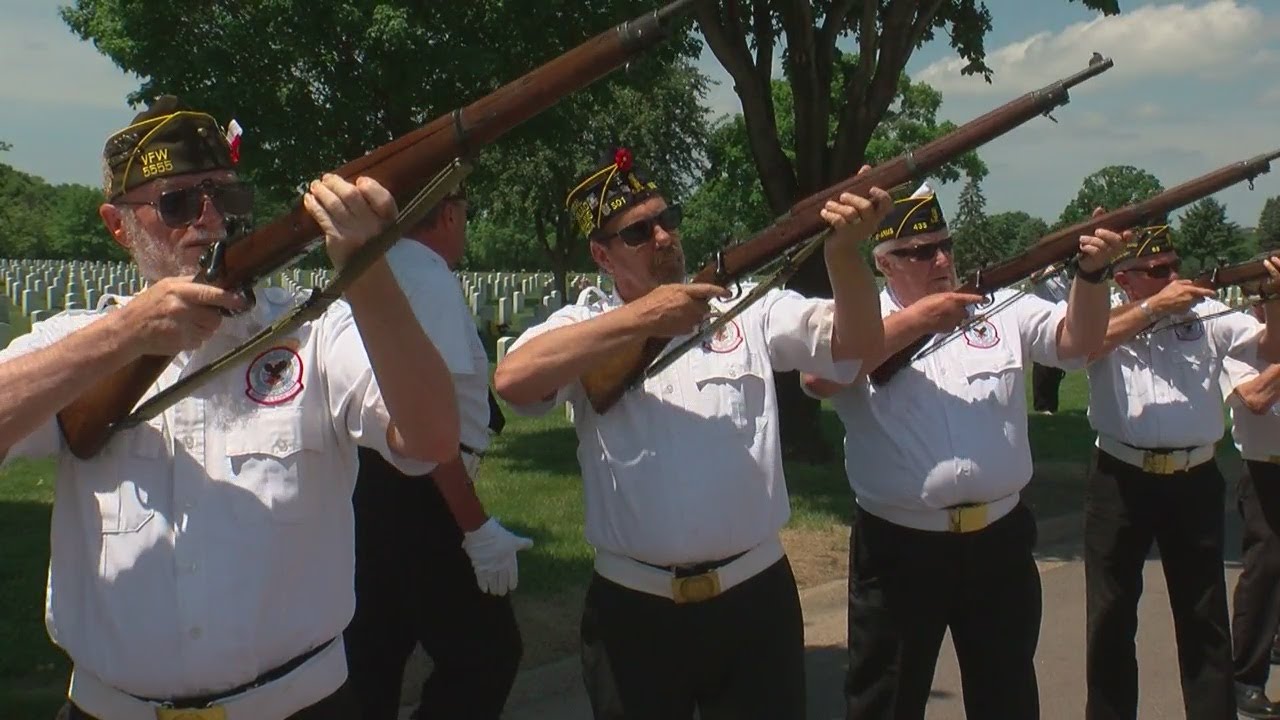 Fort Snelling&rsquo;s &lsquo;Friday Squad&rsquo; Give 75,000th Salute