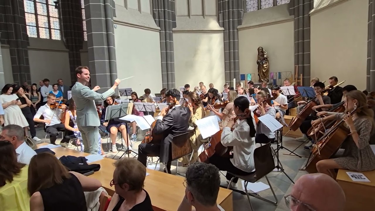 Abi Zeugnisübergabe 2025:   Jazz Waltz Nr. 2 von D. Schostakowitsch, St Ursula Orchester