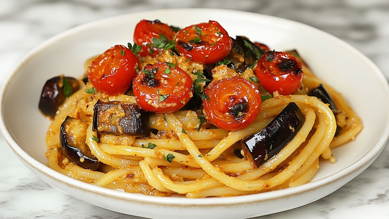 Die Aubergine, die alle verrückt macht! Das beste Auberginenrezept! Nudeln mit Auberginen