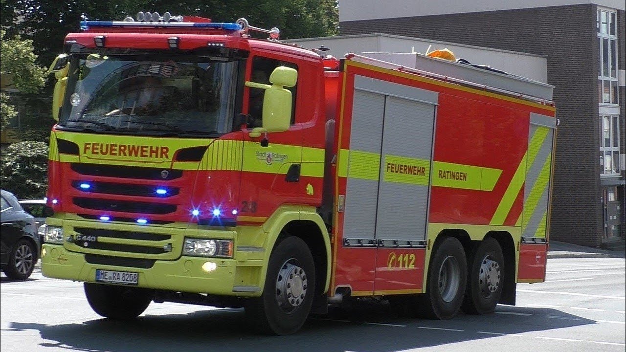 [Das Ratinger Mammut] 1. Einsatz f&uuml;r das neue TLF | Einsatzfahrten Feuerwehr Ratingen