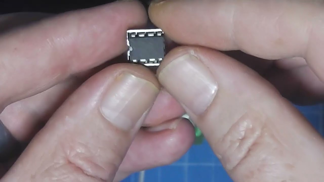 Another Blown Audio Chip - Roberts Radio R760 - Fixed For Louise
