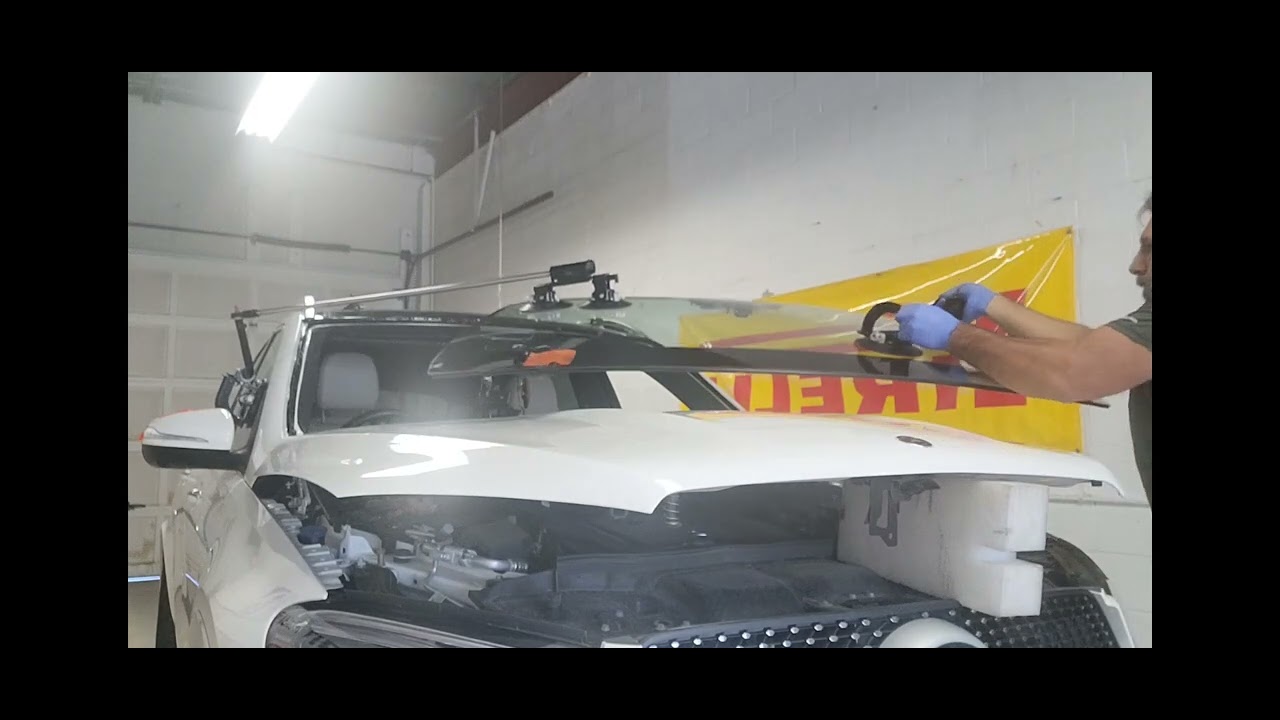 MB GLE350 windshield replacement AHR ONTARIO LTD 416-389-1665 AMIR